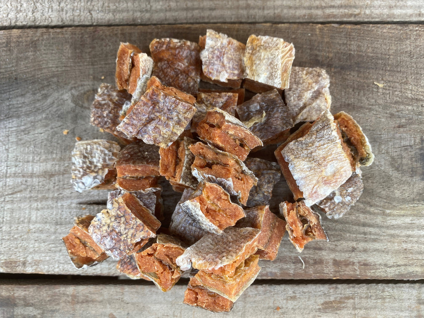 Salmon Skin Cubes 1kg